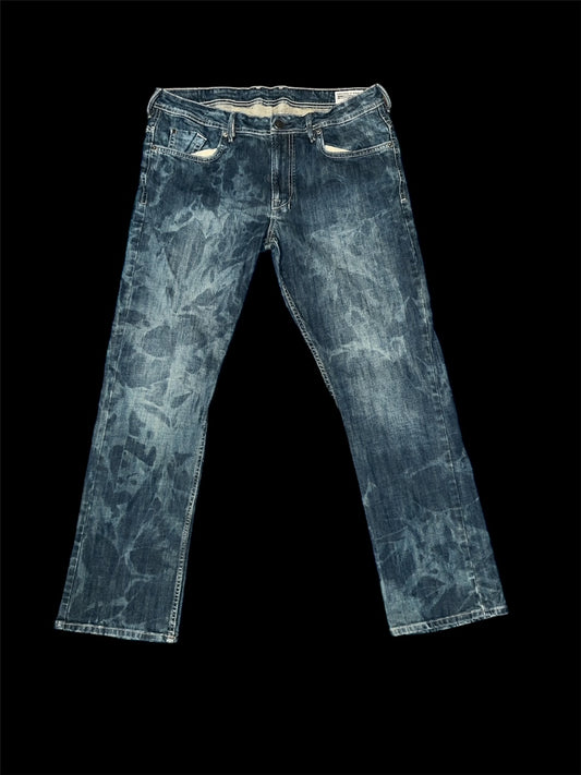 "subtle" Jeans